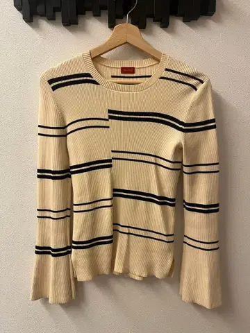 DES PRES 스트라이프 패턴 플레어 슬리브 니트 S 사이즈