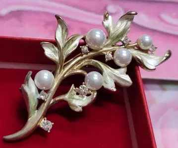 반돔 부티크 곡선이 아름다운 브로치 잎