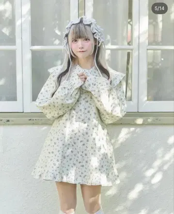 whinny 원피스 화이트 꽃무늬