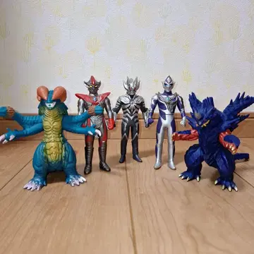 울트라 괴수 시리즈 5체 세트