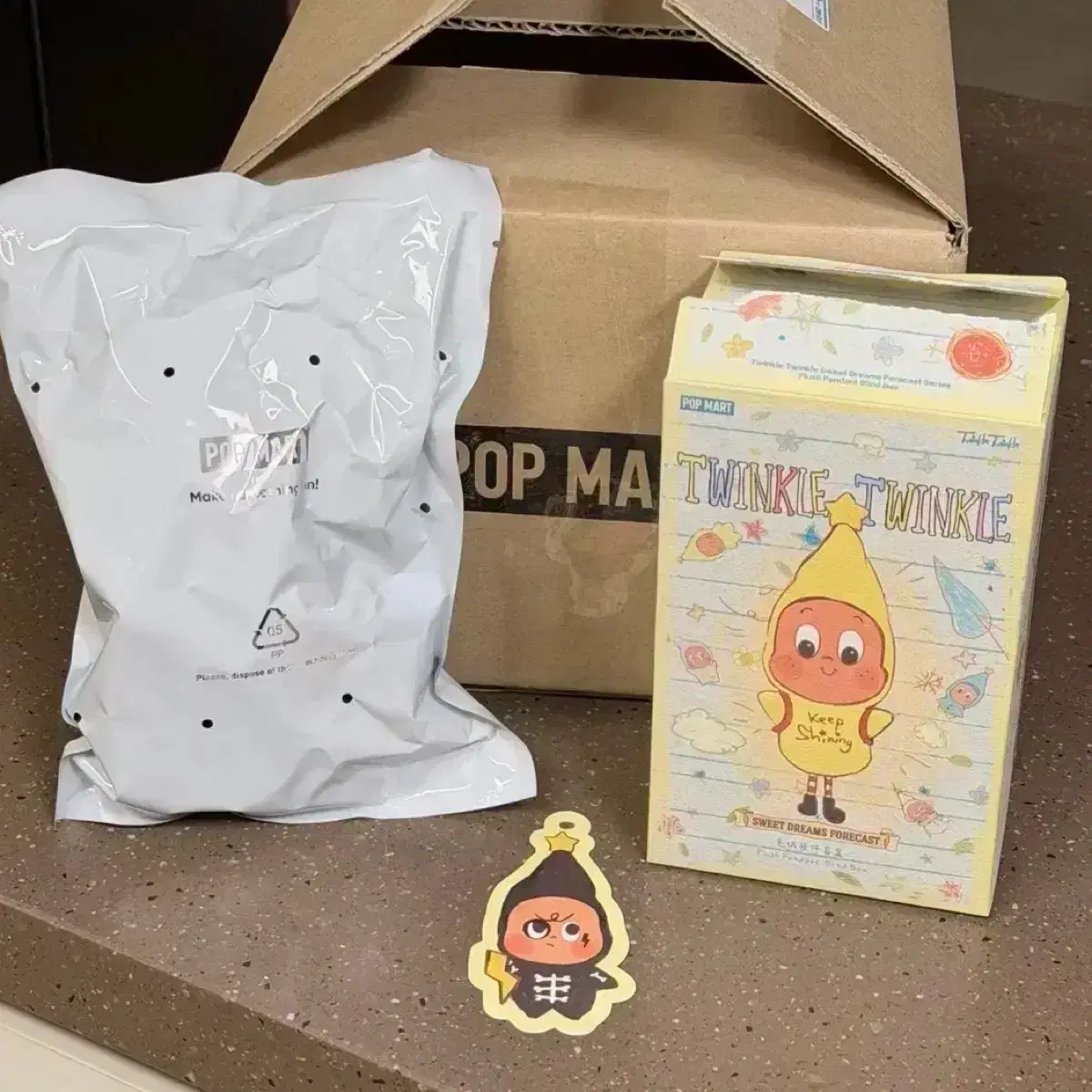 (Sealed) Pop Mart Little Star Weather Forecast Series Lightning Warning