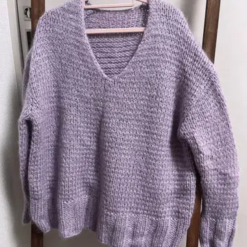 라벤더 V넥 긴팔 니트