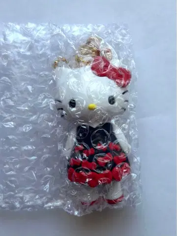 헬로키티전 마스코트 키링 50주년 산리오 리본 드레스