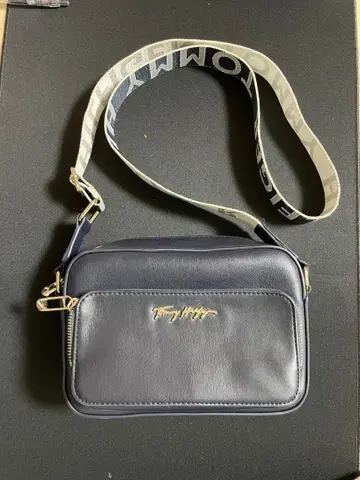 Tommy Hilfiger 네이비 숄더백