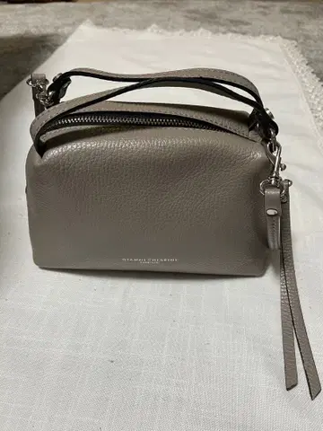 잔니 키아리니 그레주 가죽 숄더백 알리파 S