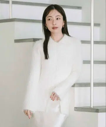 새상품 ur's 카라 부착 샤기 니트 가디건