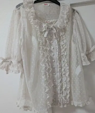 시착만 한 상품 핑크하우스 도트 튤 블라우스 봄 화이트