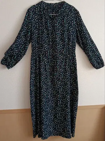 Reflect 네이비 컬러풀 도트 무늬 긴팔 원피스