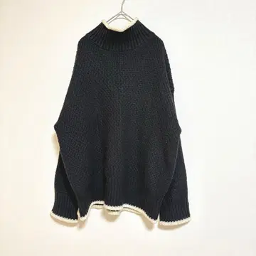 [ 로리즈팜 ] 하이넥 오버 사이즈 니트 바이컬러 튜닉