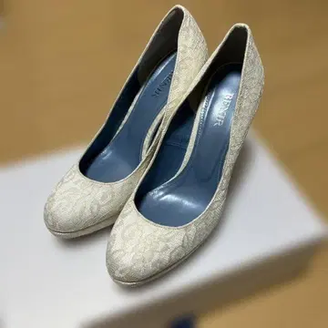 BENIR 아이보리 레이스 펌프스 36