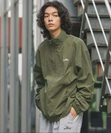 the unormwind 나일론 자켓