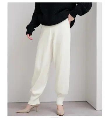 택 포함 미사용 새상품 유어스 니트 조거 팬츠 화이트 L 사이즈