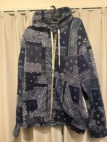 페이즐리 무늬 네이비 후드티