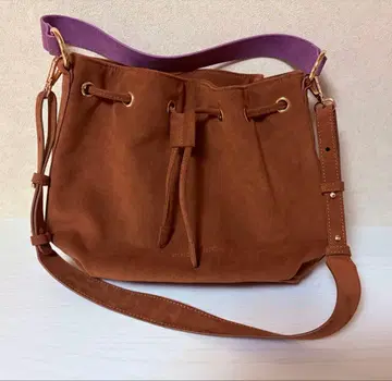 HINC NUNC 버킷 백