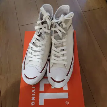 화이트 하이컷 스니커즈 레드라인