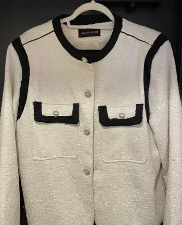 AERWINNER 화이트 블랙 자켓