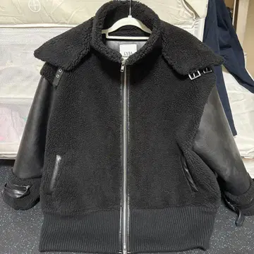 [ 새상품 ] GYDA 빅 칼라 와이드 리브 B-3 자켓 블랙