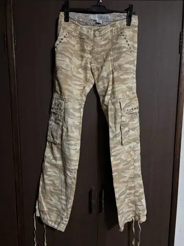 GUESS JEANS 카모플라쥬 카고 팬츠 26
