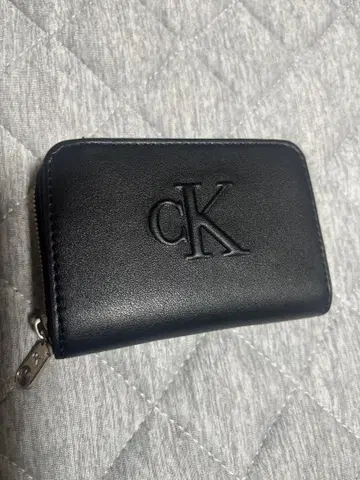 Calvin Klein 컴팩트 지갑 (컨디션 최상)