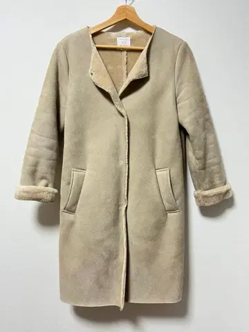 어반 리서치 무스탕 코트 여성용 프리 사이즈 베이지 스웨이드