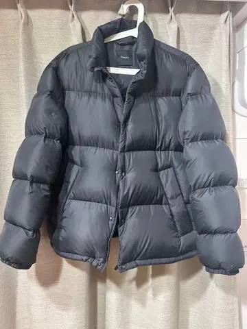 Theory 블랙 다운 자켓