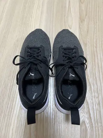 Puma 러닝화 블랙