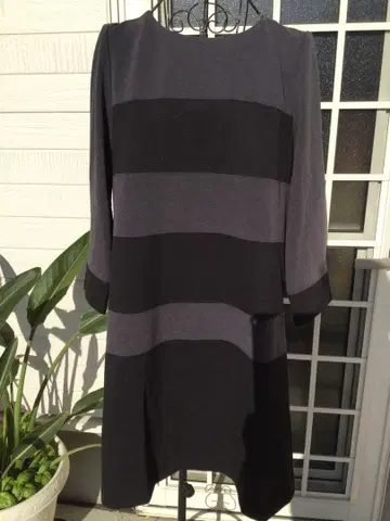 그레이 블랙 스트라이프 긴팔 원피스