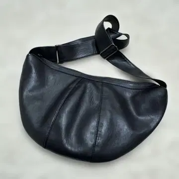 블랙 가죽 숄더백