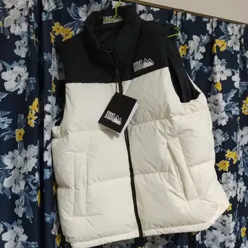 퍼스트 다운 다운 베스트 화이트/블랙