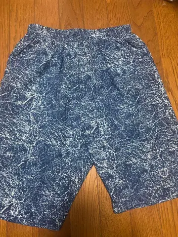 AKTR 스플래터 패턴 숏팬츠 S 사이즈