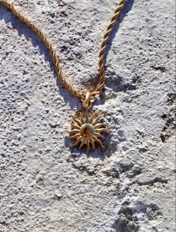 태양 모티브 골드 컬러 펜던트 목걸이 스테인리스