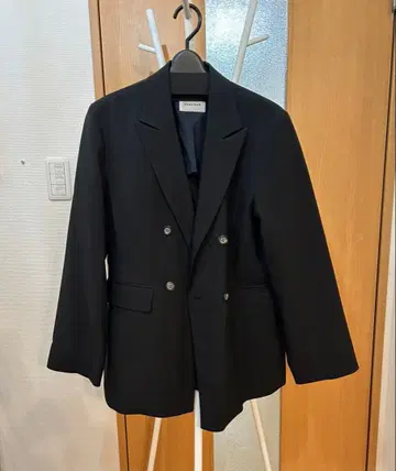 ROSE BUD 블랙 테일러드 자켓