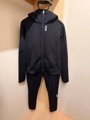 PGG 네이비 풀 지퍼 자켓과 팬츠 세트 사이즈 L