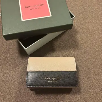 케이트 스페이드 투톤 키케이스 베이지/블랙 박스 포함 미사용 새상품