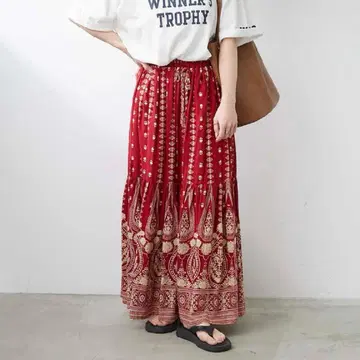 새상품 NICE CLAUP 페이즐리 무늬 롱 스커트