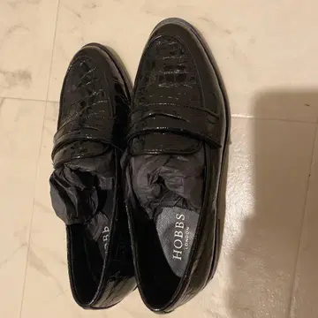 HOBBS 블랙 에나멜 로퍼 미사용 새상품 24cm 38