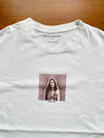 BACKDOOR 프론트 프린트 T셔츠