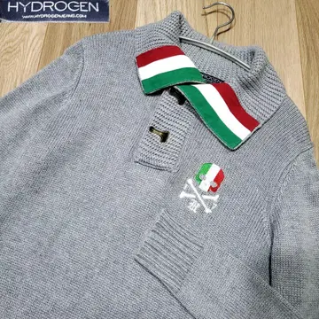 하이드로겐 카라 부착 스웨터 해골 자수 그레이 미들 게이지