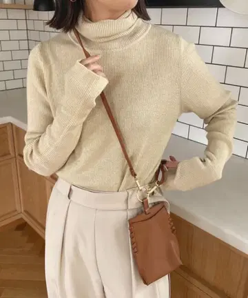 CAPRICIEUX LE'MAGE 하이넥 리브 풀오버 (아이보리)