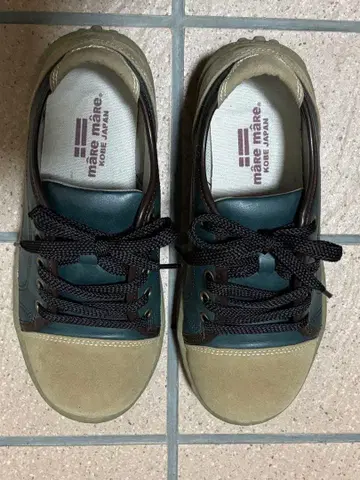 새상품 동요 maRe maRe 마레마레 폴카 폭넓은 스니커즈 24cm