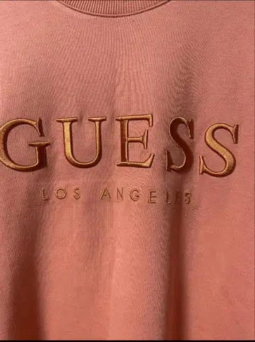 GUESS 코랄 핑크 트레이닝복 L 사이즈