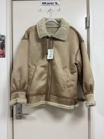 Ungrid (언그리드) 베이지 무스탕 코트 보아 블루종 택 포함