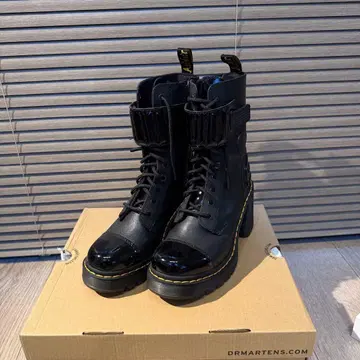 닥터마틴 통굽 힐 부츠 블랙