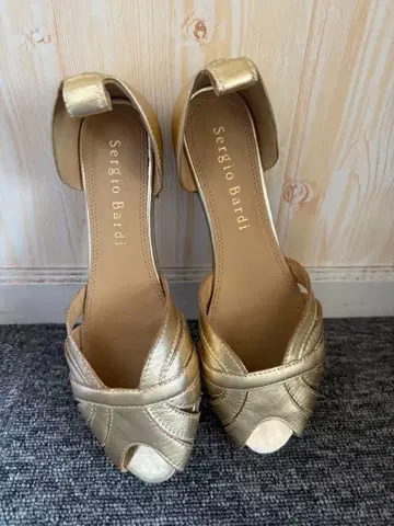 천연 가죽 여성용 샌들 골드