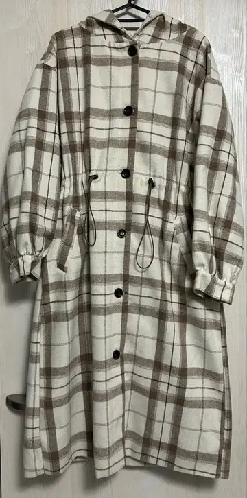 체크 무늬 후드 부착 롱 코트