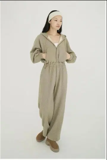 CLANE HOODED SWEAT ALL IN ONE