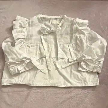 아마도 절대 프릴 리본 블라우스