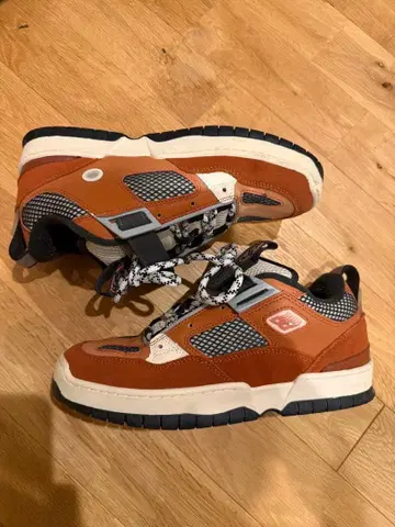 DC SHOES BRONZ 56k JS1