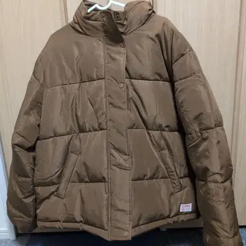 브라운 다운 자켓 후드 부착