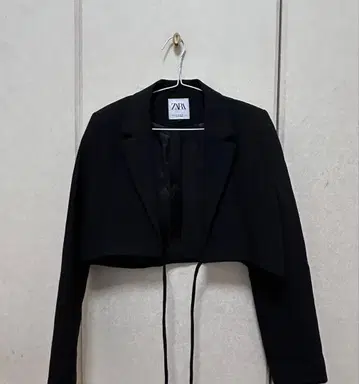 ZARA 크롭 자켓 블랙